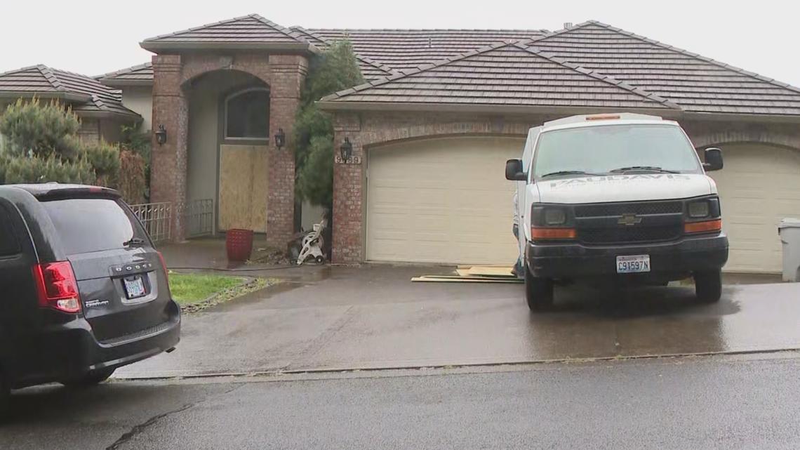 Deputy, officer fatally shoot hostage suspect in Happy Valley - Vimarsana News