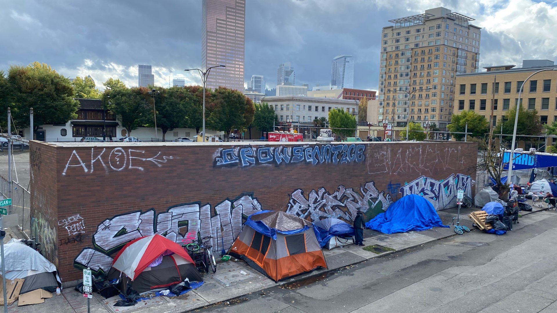 Steel Bridge homeless camp cleared, security guards patrol site