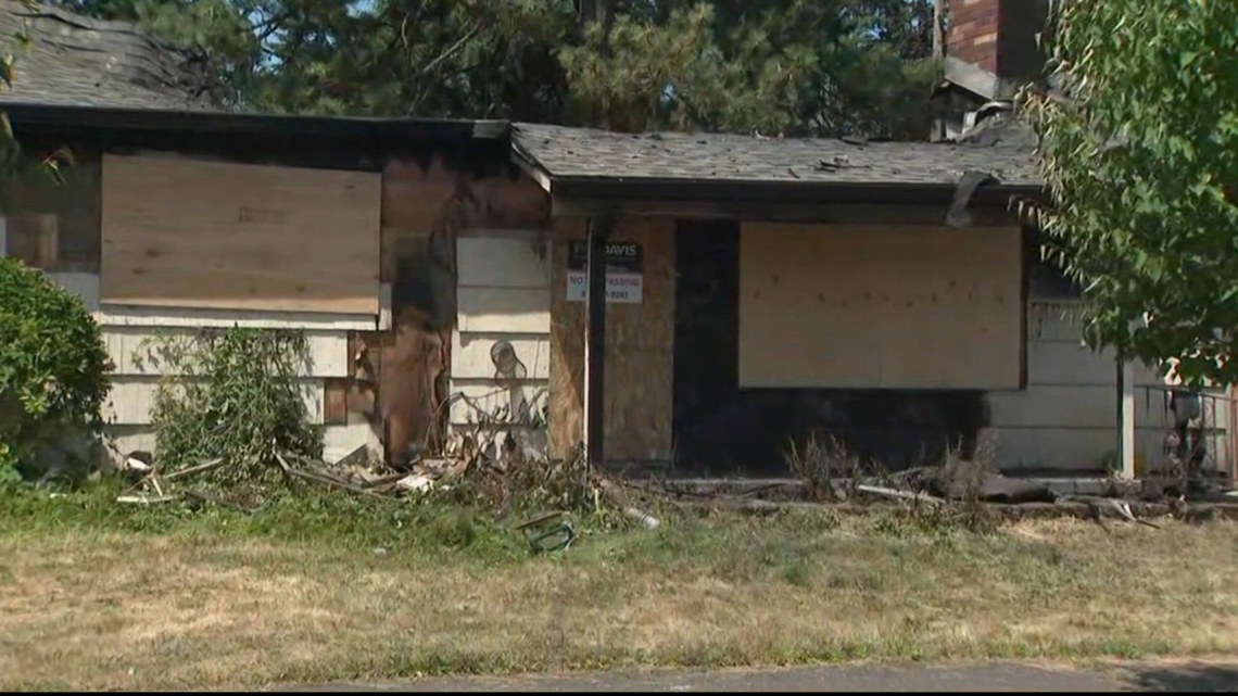 3 dogs dead after fire destroys Mill Park home in Southeast Portland; 1 dog survives