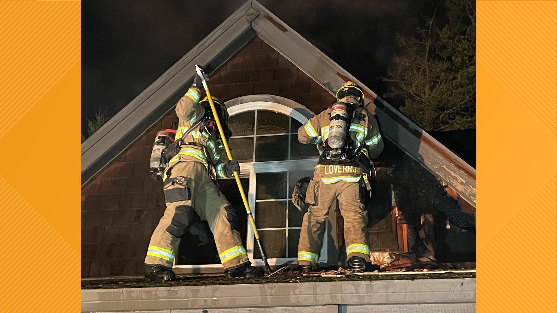 Fire destroys Sherwood home on Christmas Eve | kgw.com