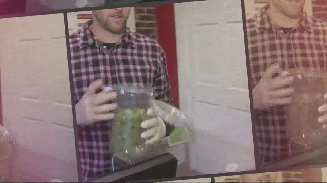 Vice News: Can we please let pot shops use banks already?