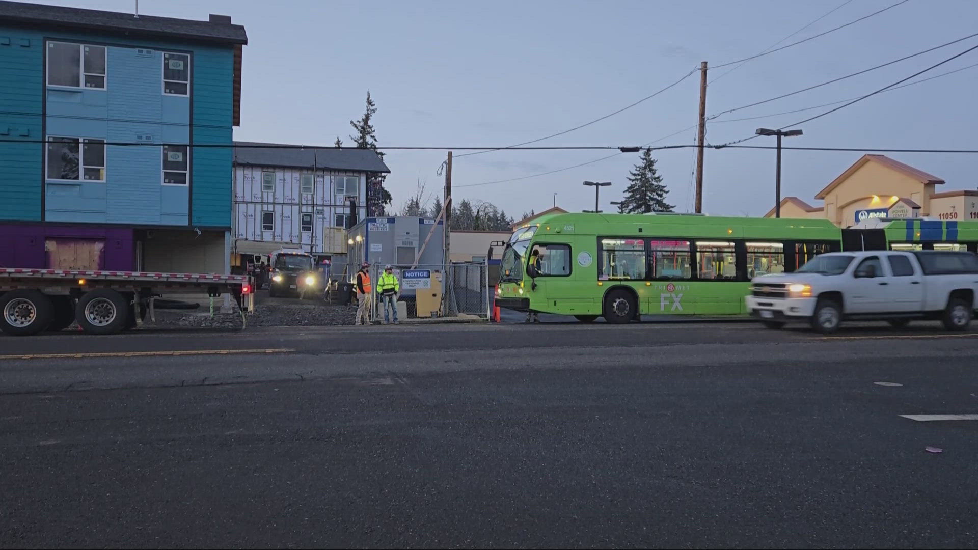 Construction flagger injured in Portland hit-and-run incident | kgw.com