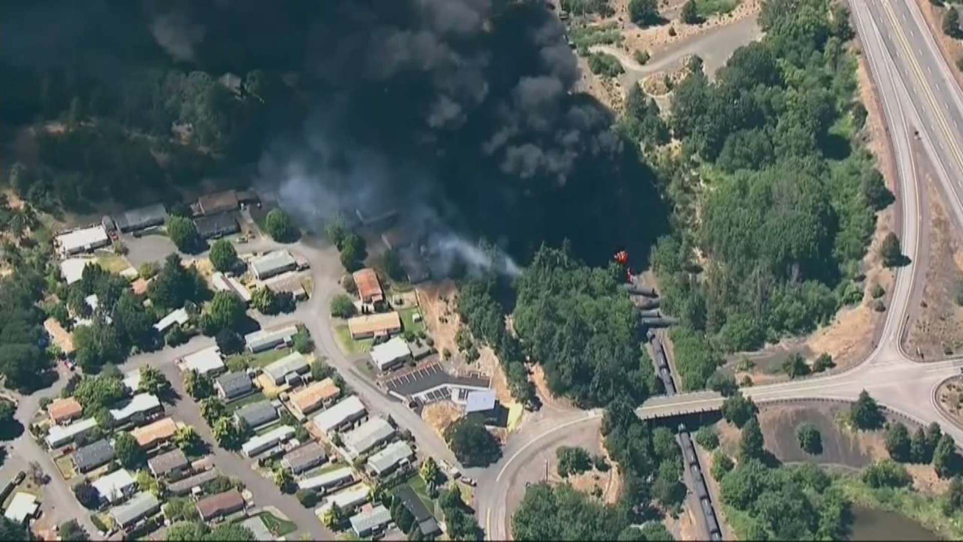Chief: Calm winds kept fire from spreading