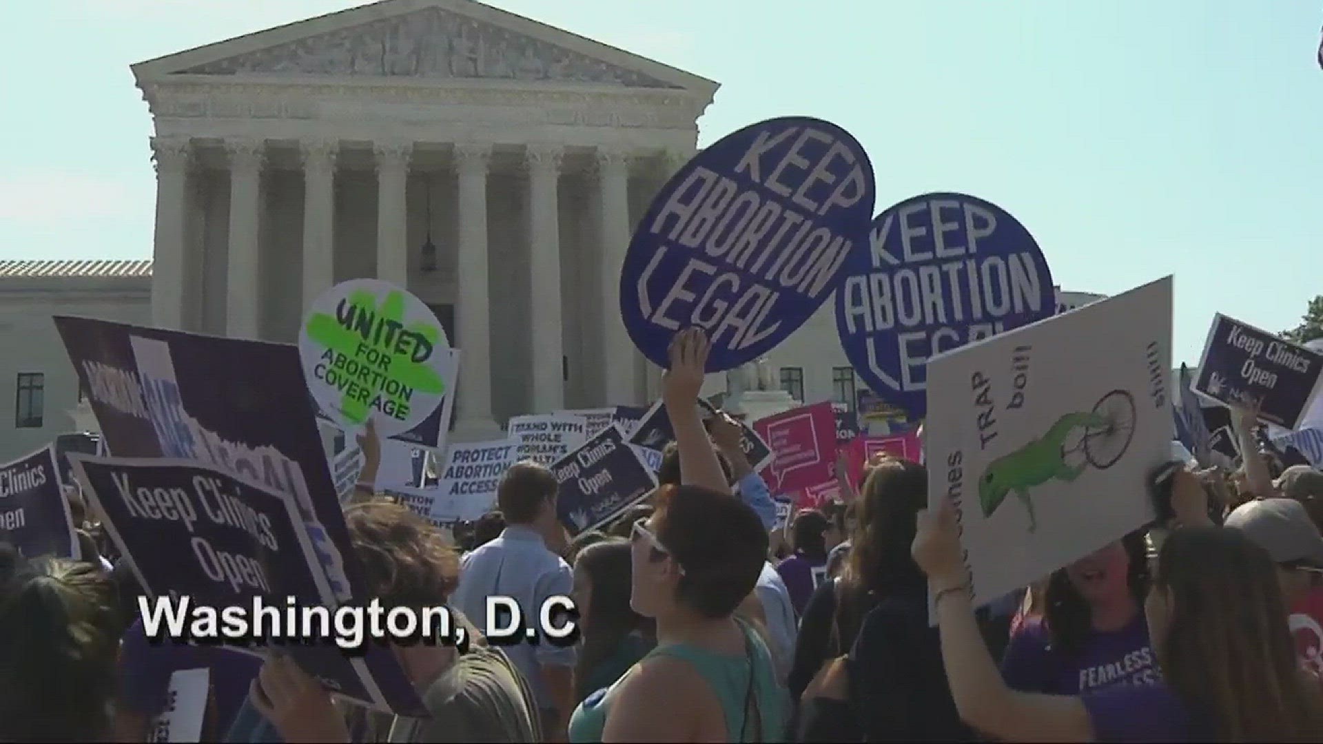 Supreme Court strikes down Texas abortion law