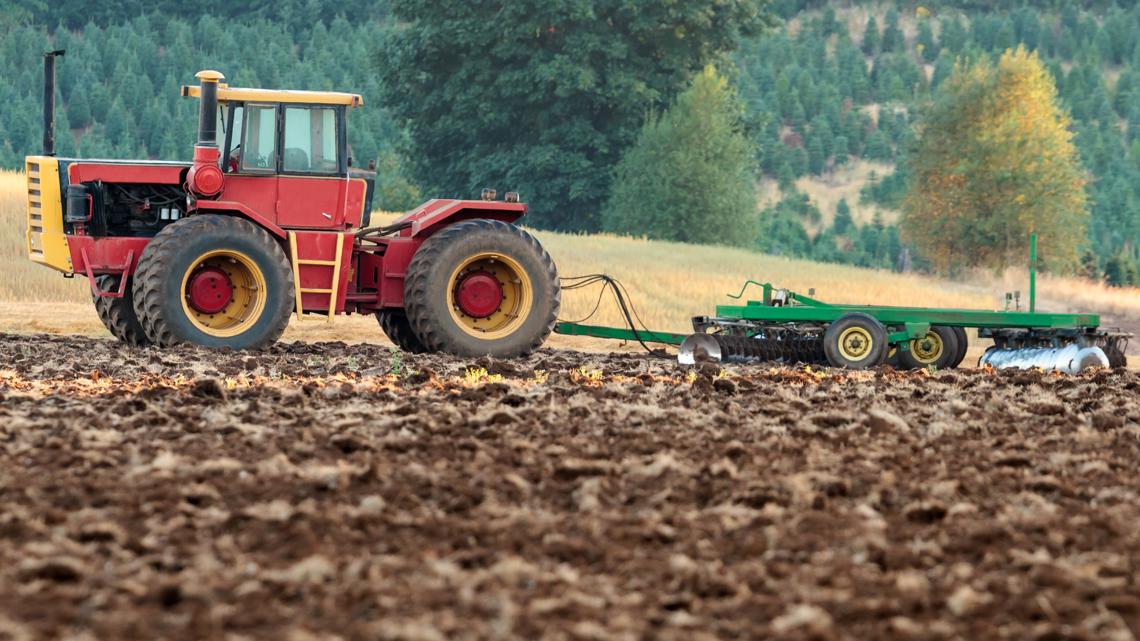 Bipartisan bill would help Oregon organic farmers modernize, expand businesses