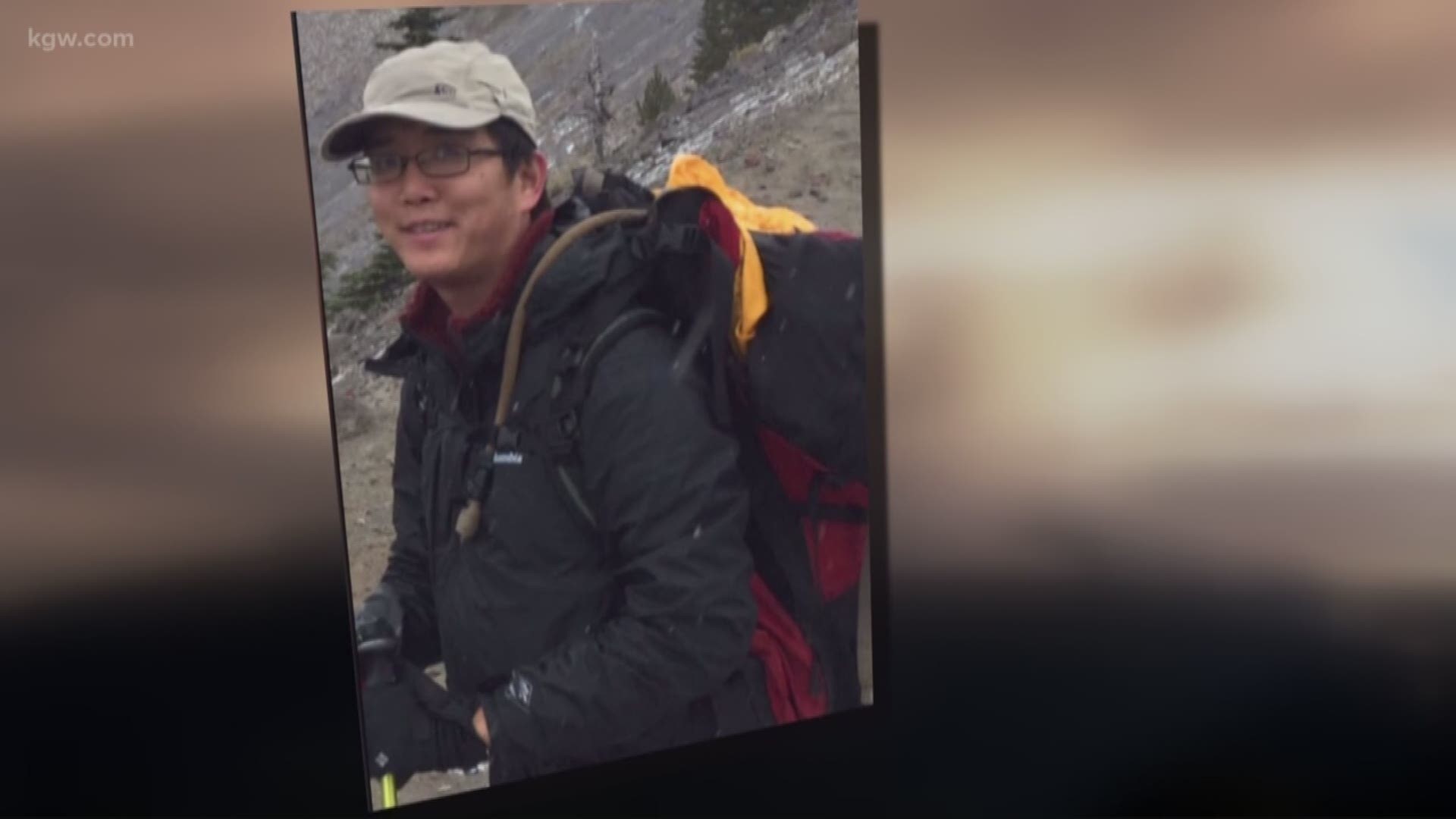 Searchers recovered the body of a missing Arizona man who was hiking on Mount Hood.