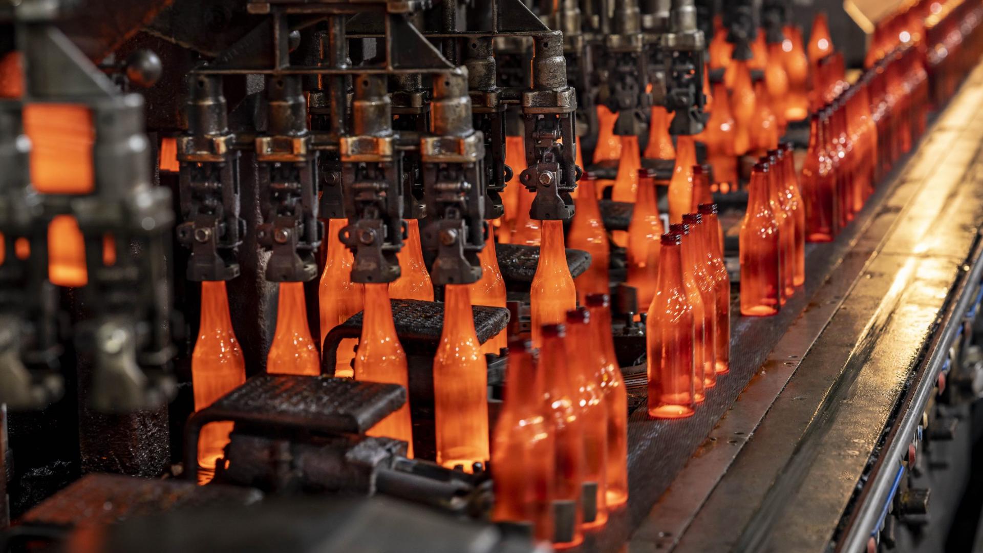 Portland Glass Northeast Portland glass bottle plant to close, 90 workers laid off ...