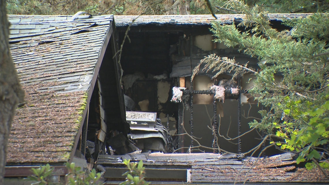 Fatal house fire in South Salem leaves 1 dead, 1 hospitalized | kgw.com