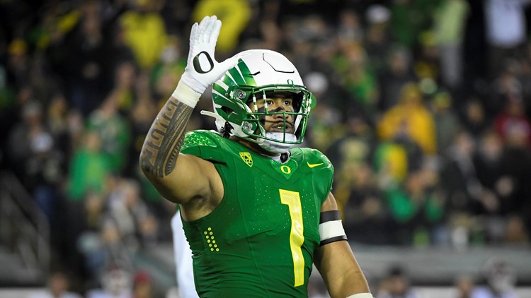 AP predicts Oregon will play in College Football Playoff this season