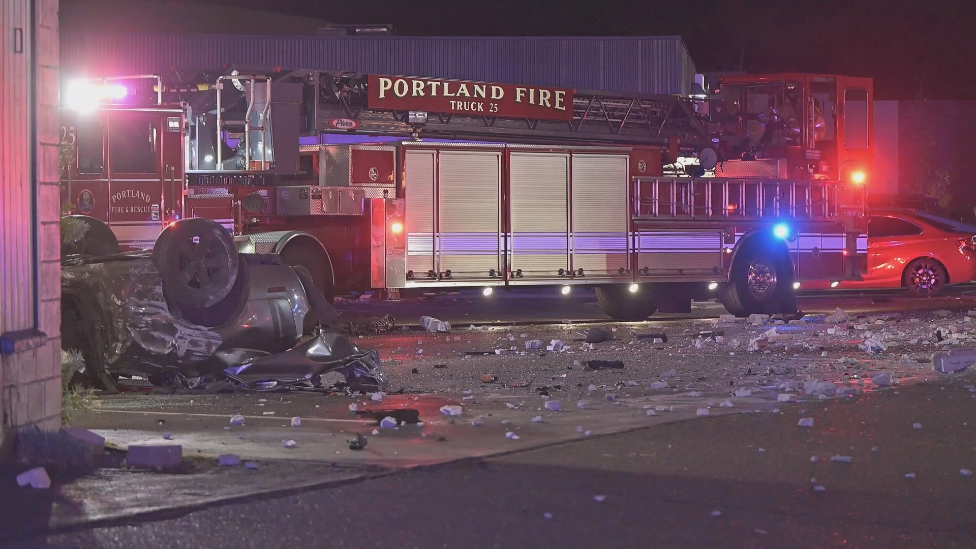 Driver dies in roll-over crash on SE Powell Blvd in Portland | kgw.com