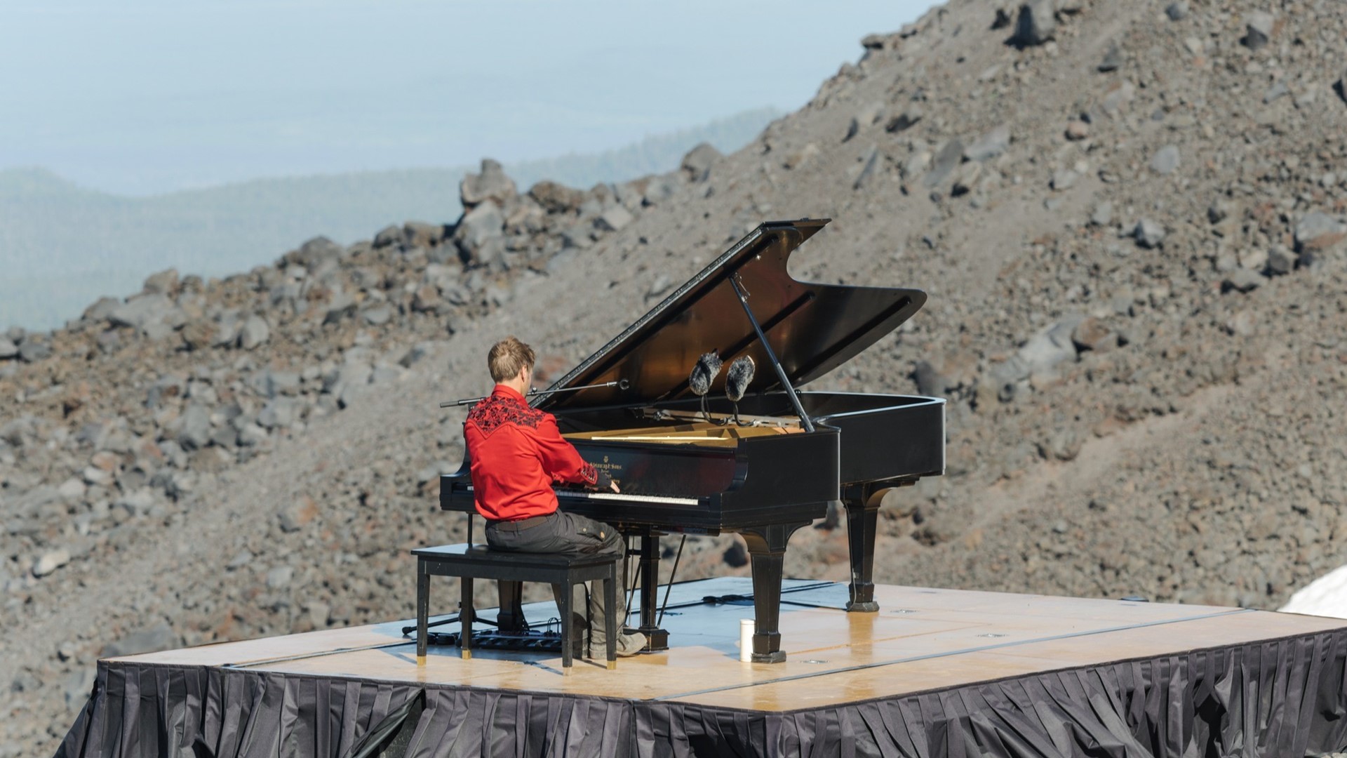 Hunter Noack brings his concert series to some of Oregon's most beautiful and isolated locations, encouraging others to come experience the synthesis.
