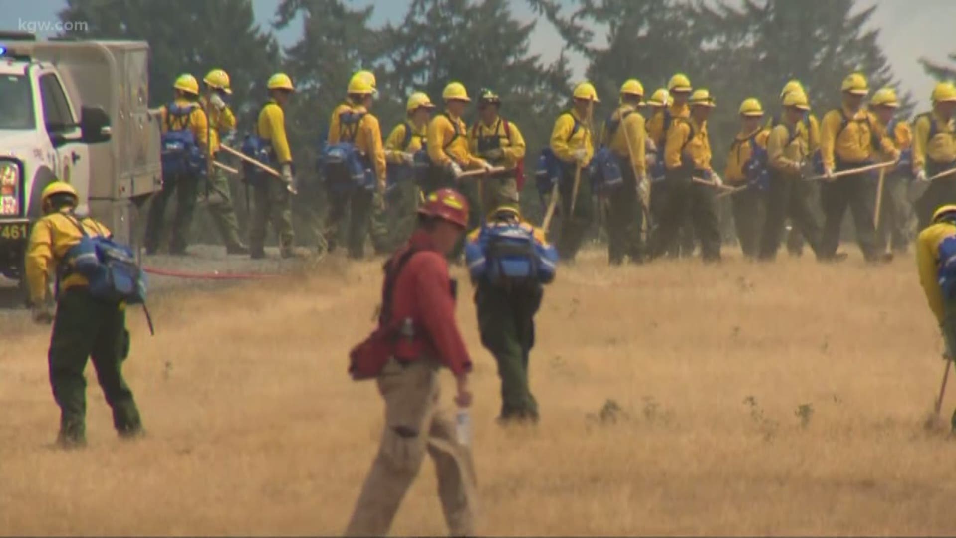 During a busy wildfire season, the Oregon National Guard offers firefighting training.