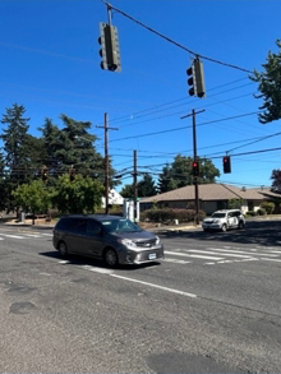 Pedestrian struck and killed on Southeast Stark Street in Portland ...