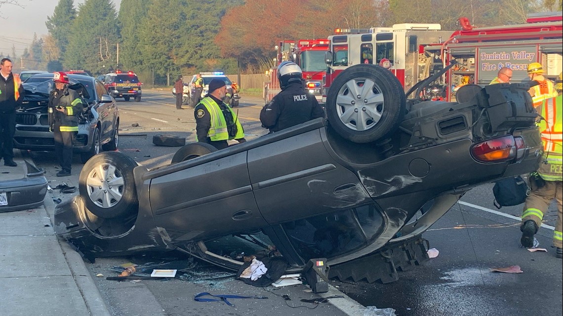 Distracted driver causes 4vehicle crash in Washington County