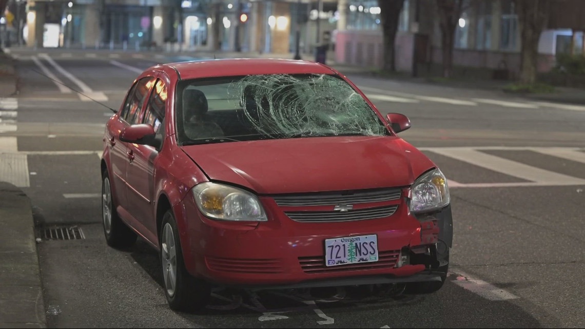 Driver arrested after hitting pedestrian in Portland | kgw.com