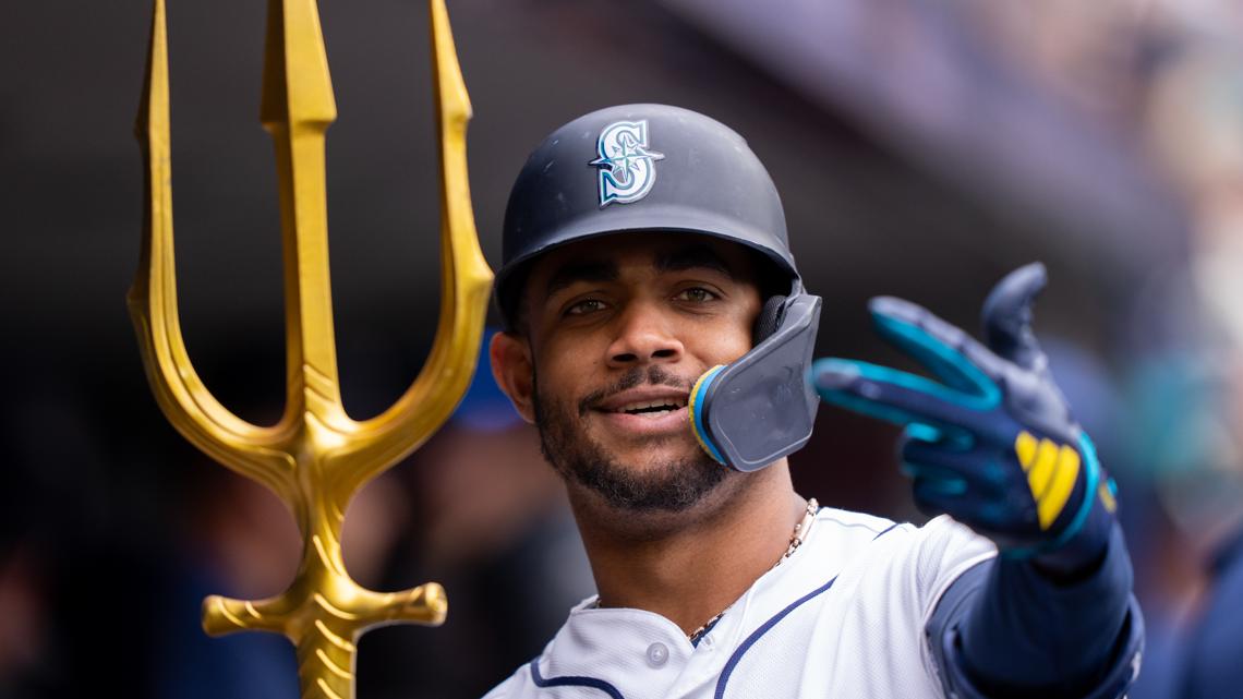 Woo strikes out 9 in 6 scoreless innings as Mariners beat Braves 3-1