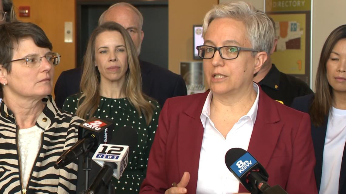 Oregon governor, treasurer host roundtable about tariff impacts on businesses | kgw.com