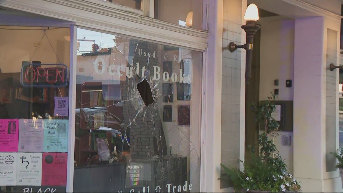 Portland Fire responds to fire, broken window at bookstore | kgw.com