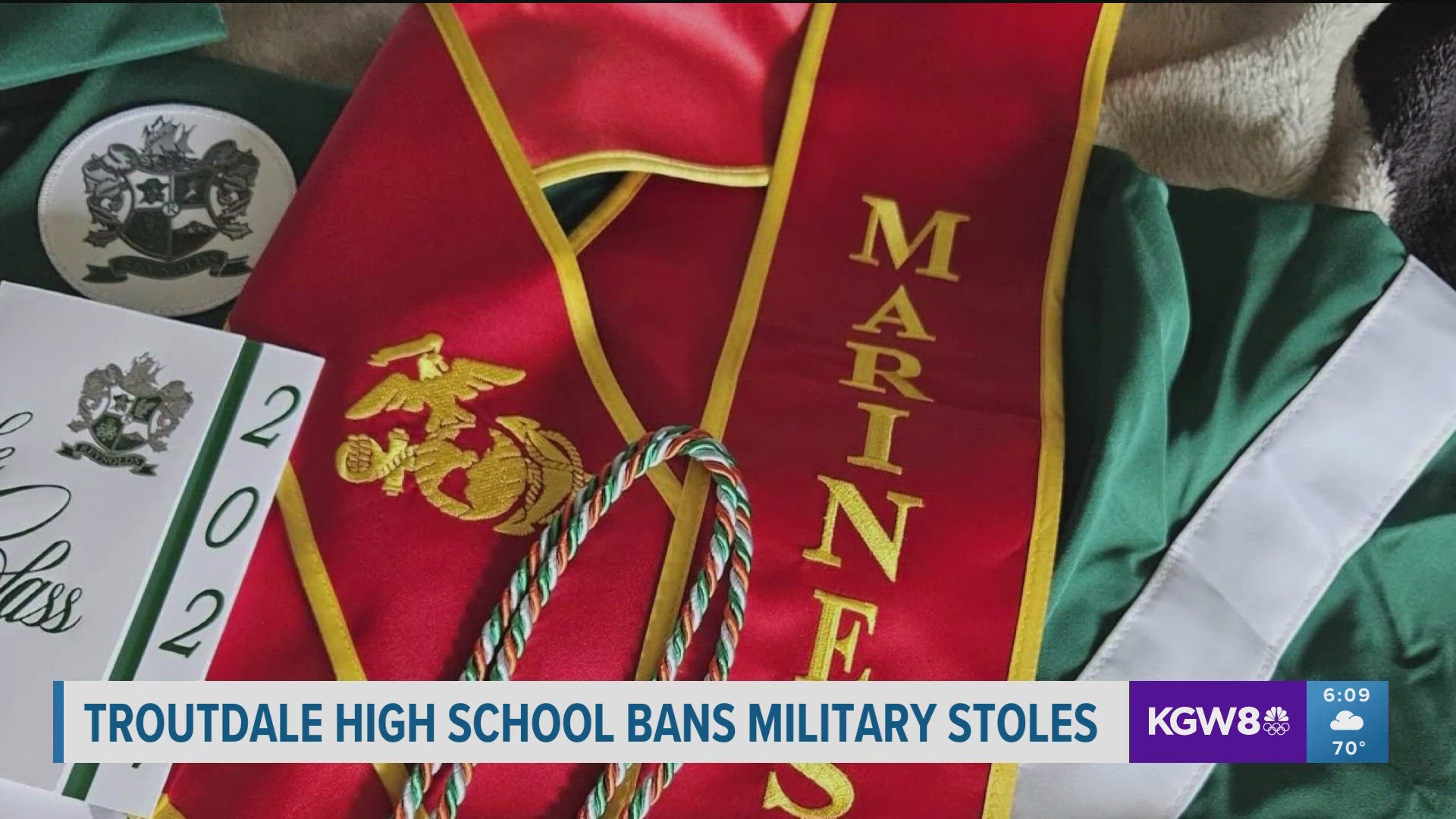 A Reynolds High student who enlisted in the Marines and his mother say that the school told him to remove the stole minutes before walking.