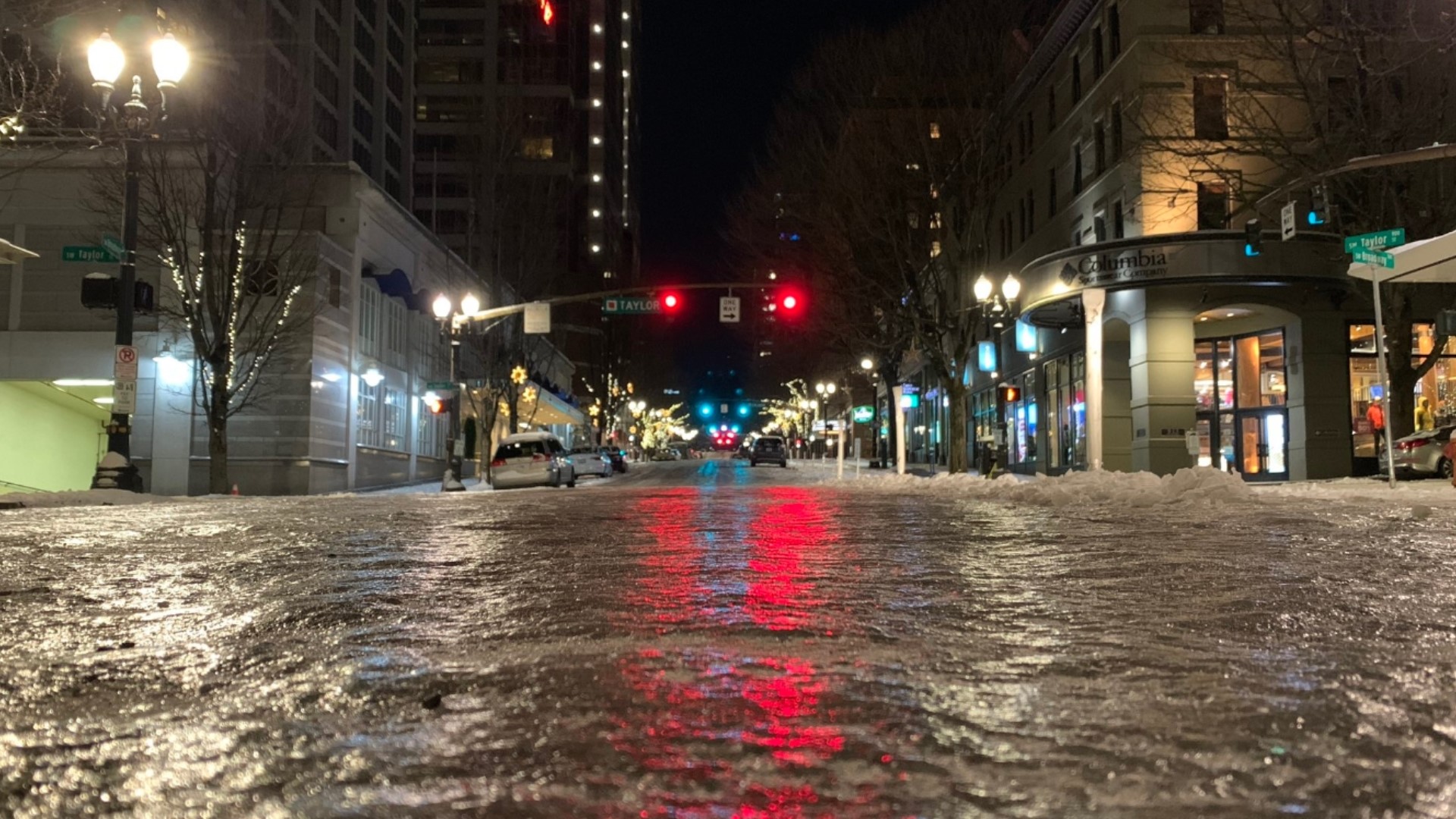 During Friday morning's commute, road conditions around the region were varied following Wednesday's snowstorm in Oregon. Downtown Portland streets remained icy.