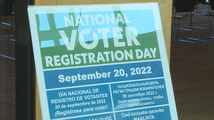 Oregon's Secretary of State marks National Voter Registration Day with stop in Portland