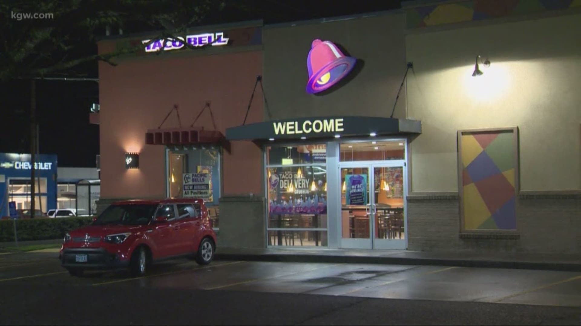 Worker stabbed at Hillsboro Taco Bell