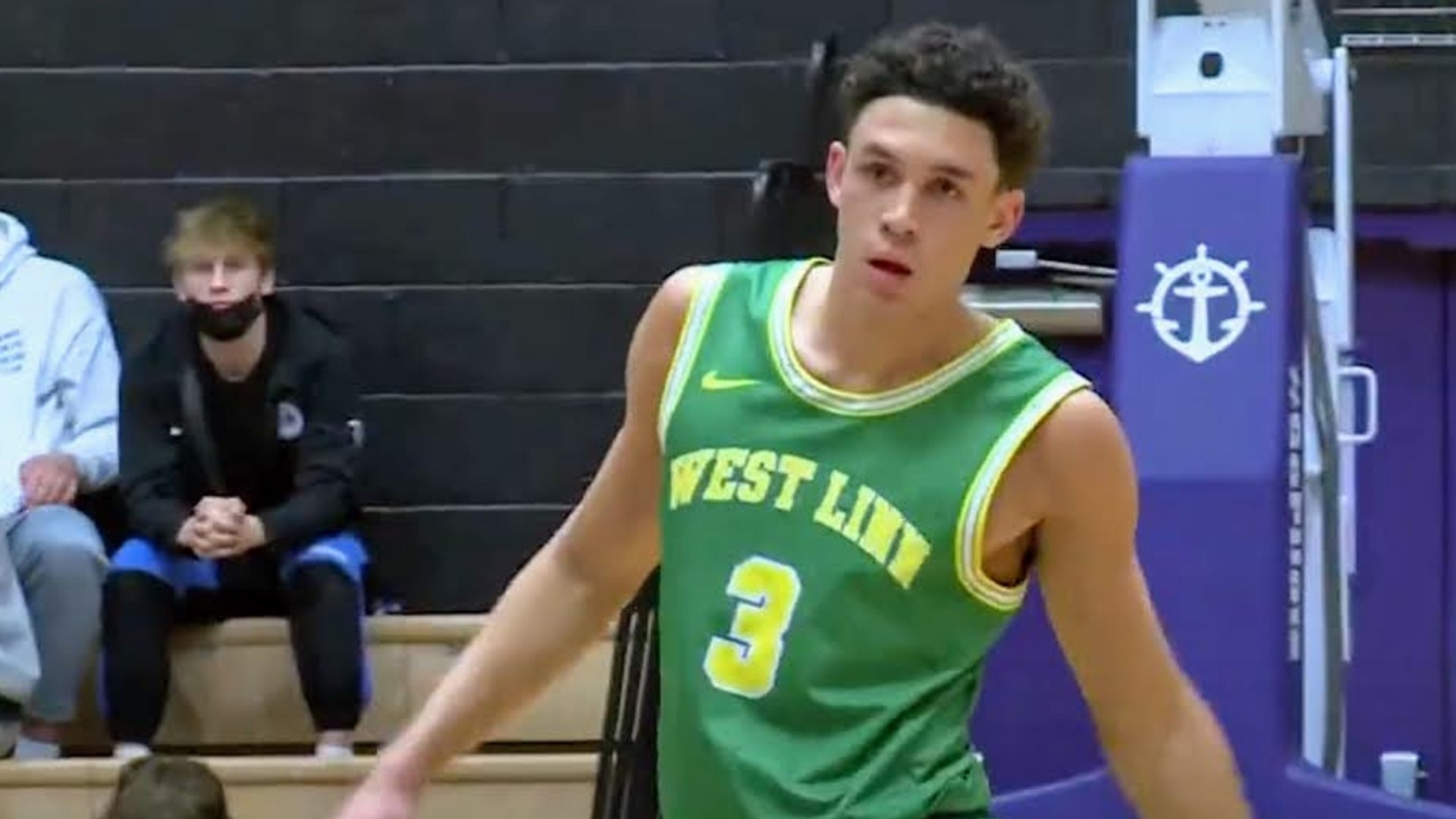 Jackson Shelstad was the Gatorade Player of the Year for Oregon as a junior. He's a 4-star recruit and the top rated player in the state for the class of 2023.