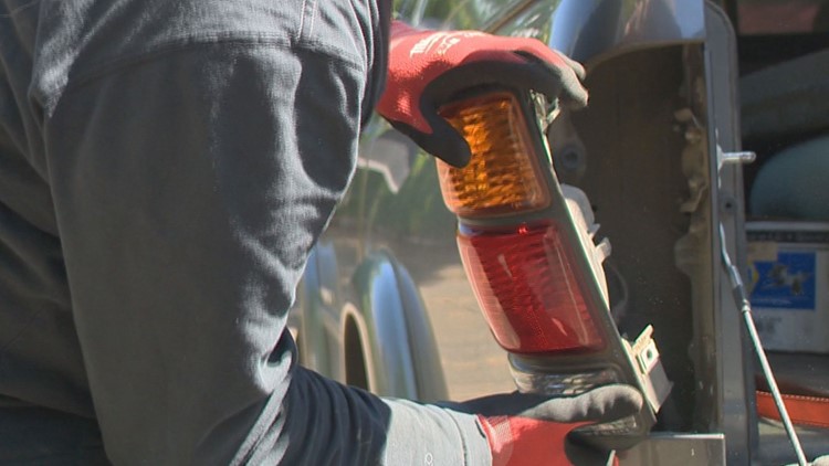 Portland nonprofit replacing burned-out car lightbulbs for free