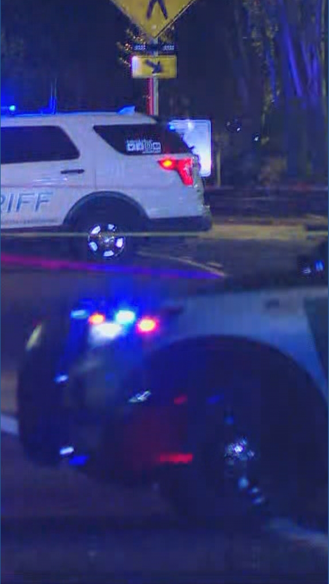 Convenience store employee shot in chest during robbery in Wood Village ...
