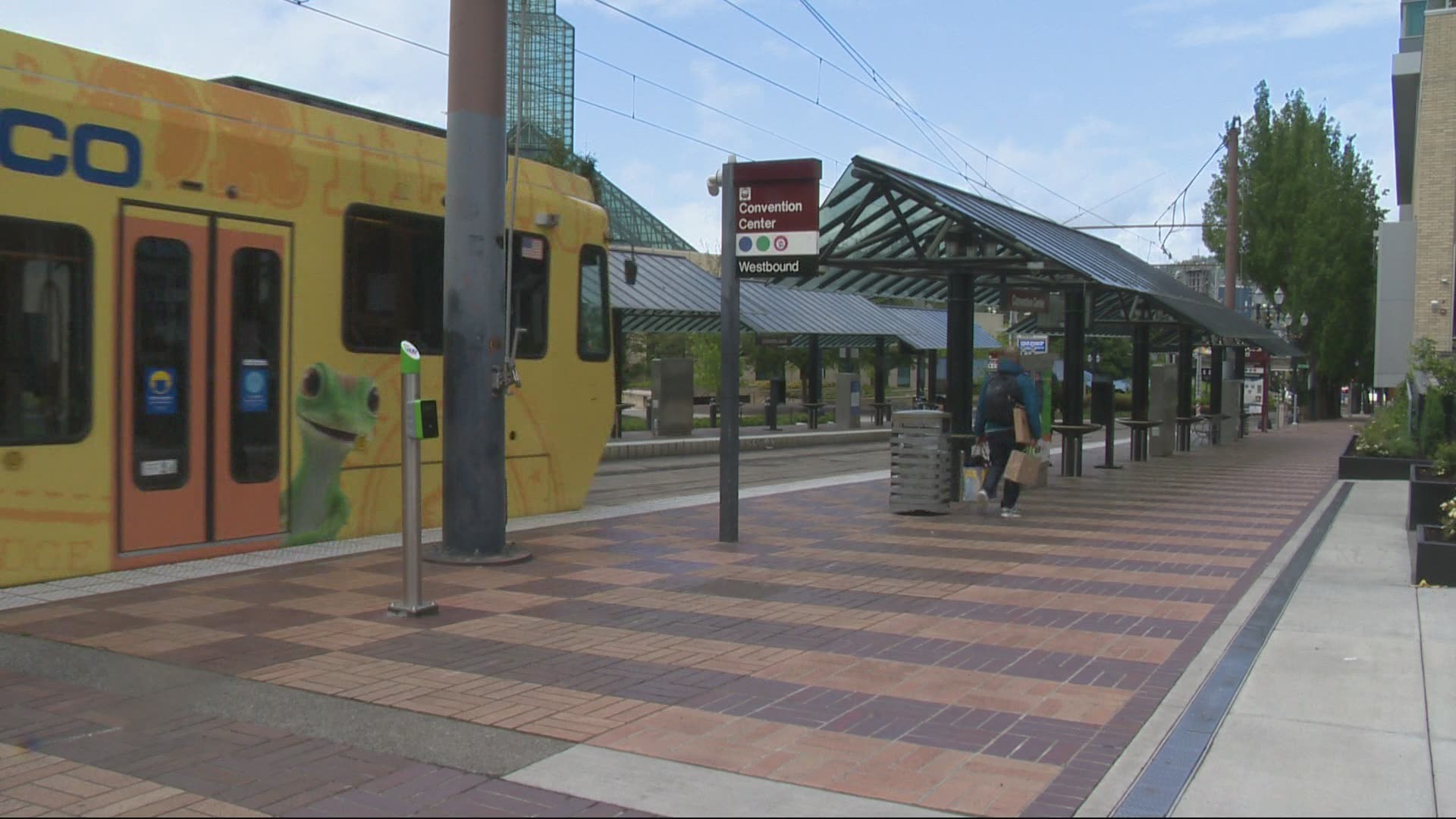 With fans heading back to the Moda Center, TriMet expects more riders on buses and trains. Chris McGinness has a look at what to expect.