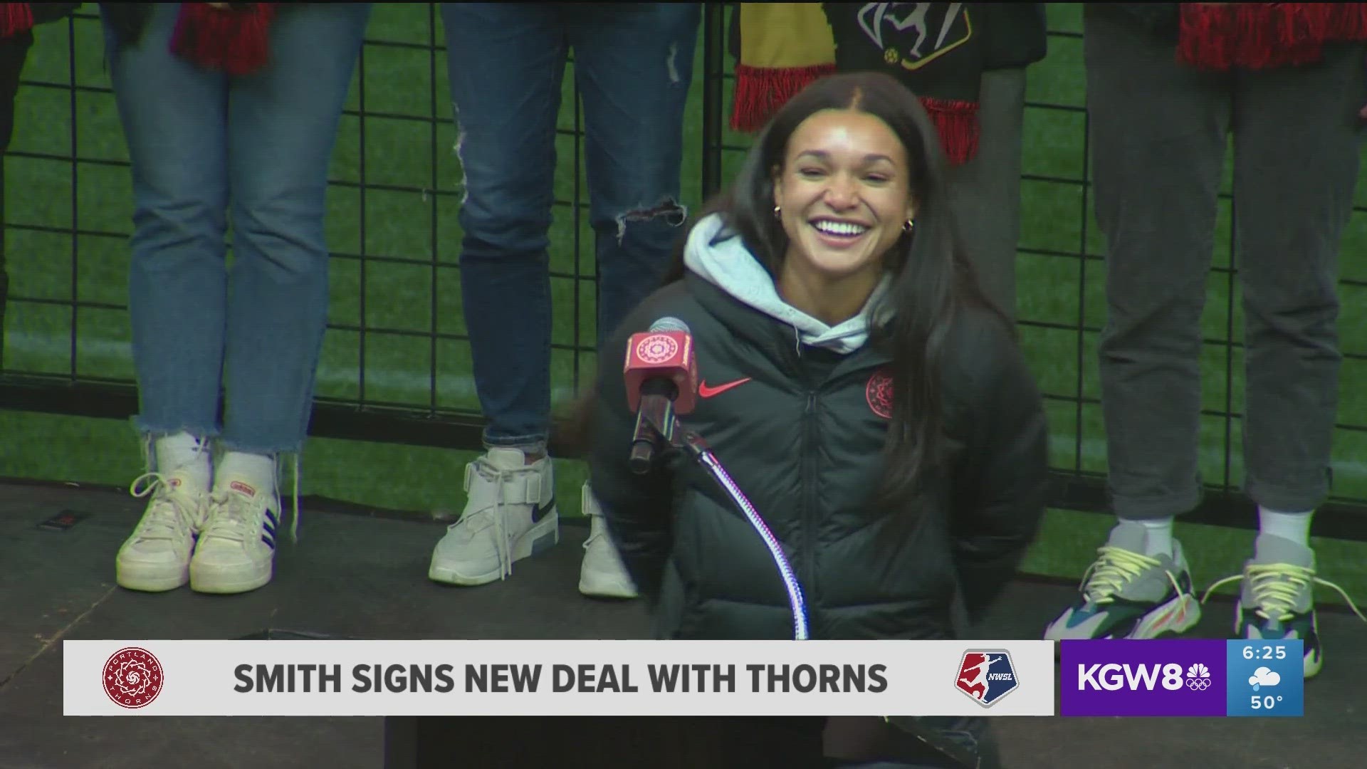 NWSL MVP Sophia Smith has agreed to a new contract with the Portland Thorns that will keep her in the Rose City through the 2025 season.