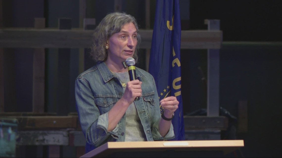 Oregon Rep. Maxine Dexter blocked from visiting pregnant teen detainees at Texas ICE facility