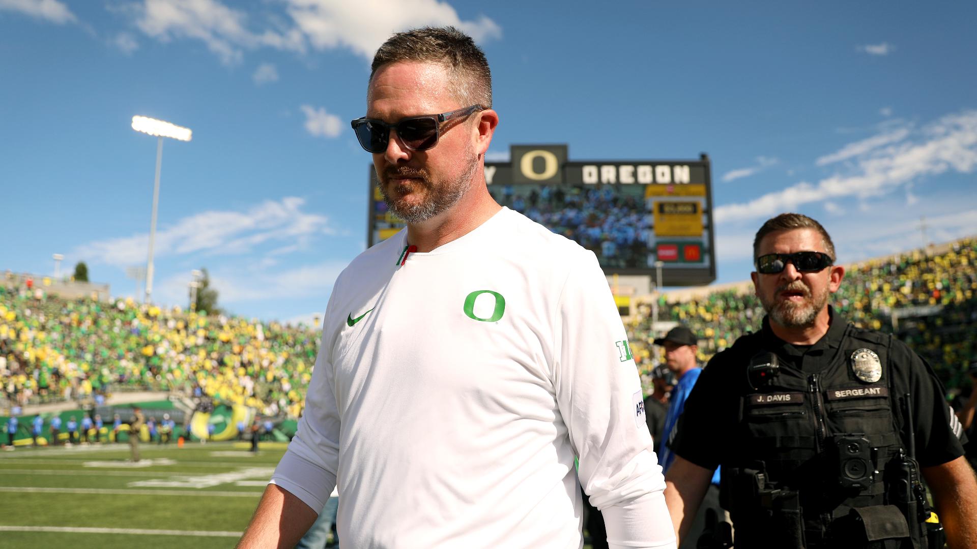 Oregon tumbles in AP Top 25 after shaky win over Boise State