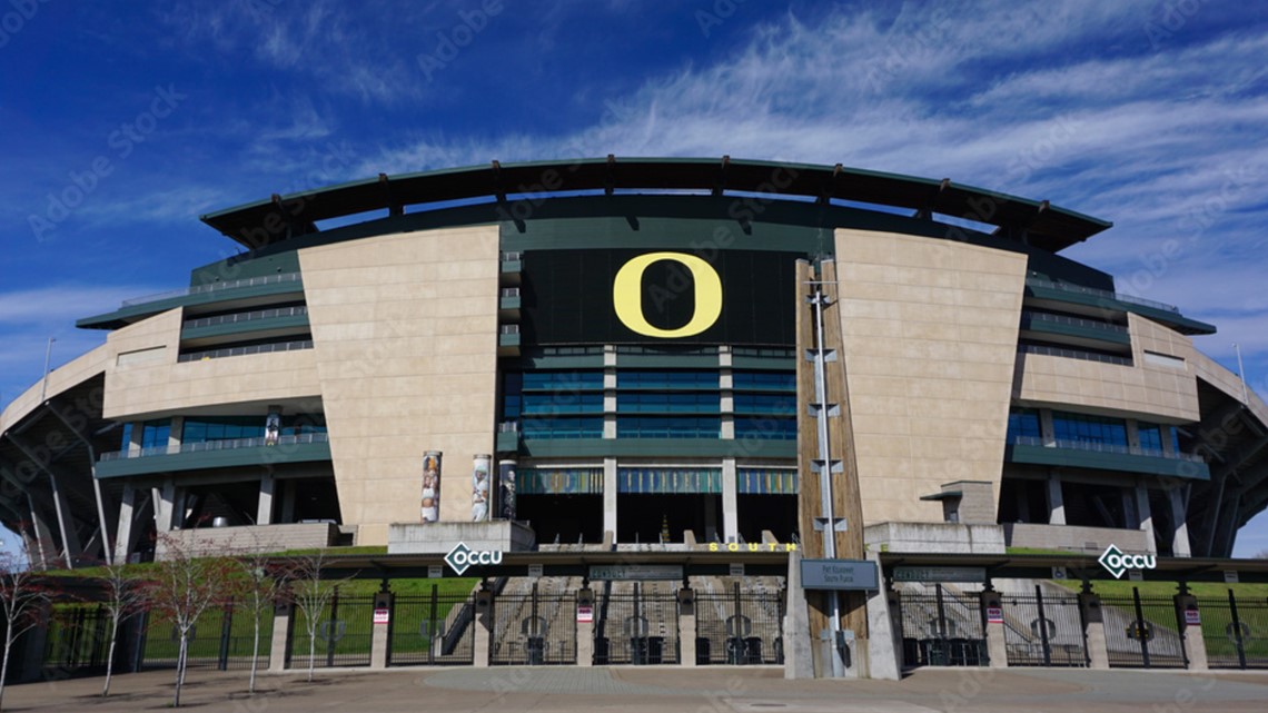 U. of Oregon apologizes for 'despicable chants' at football game