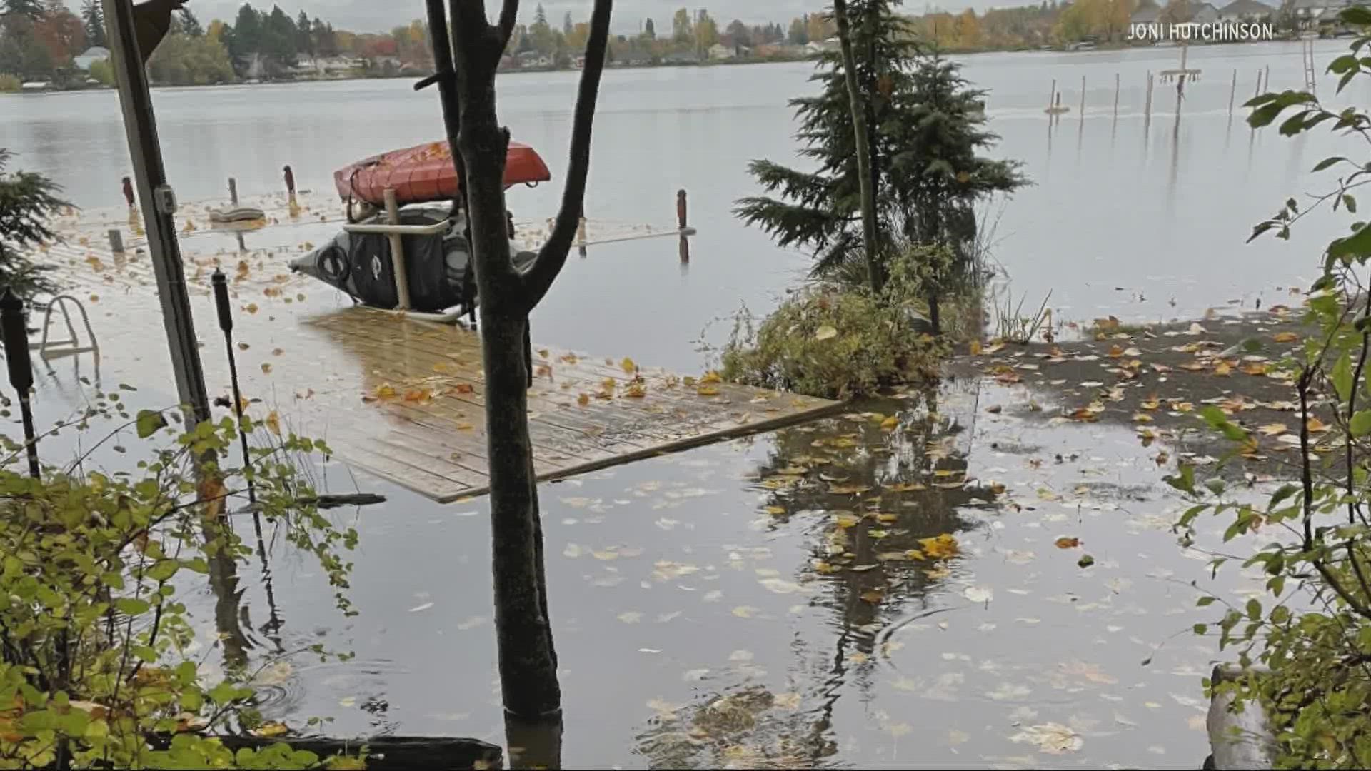 hoppe Underlegen enkelt Fairview Lake floods after homeless campers block access to pump | kgw.com