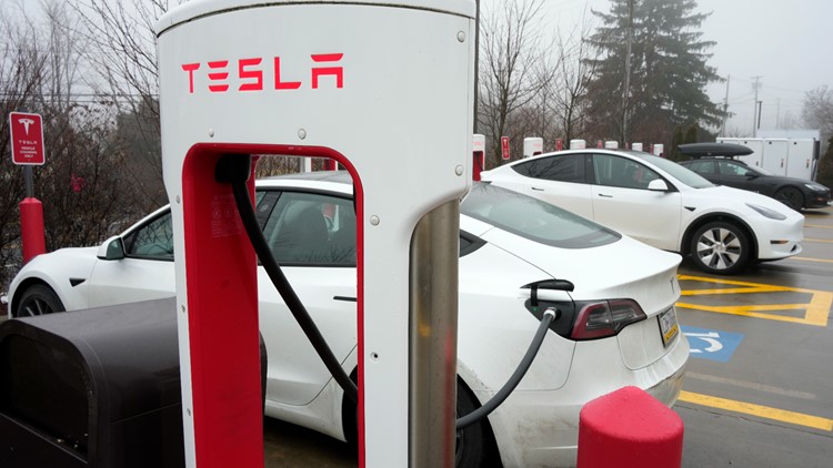 Small Oregon town now home to biggest Tesla charging station outside California