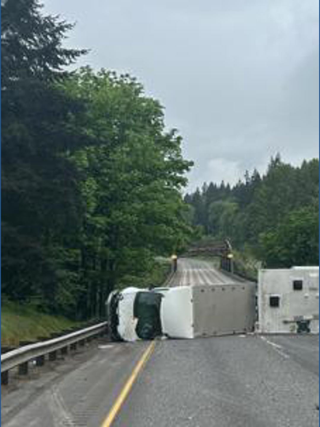 I-5 northbound reopens after semitruck crash at Fork Lewis River Bridge ...