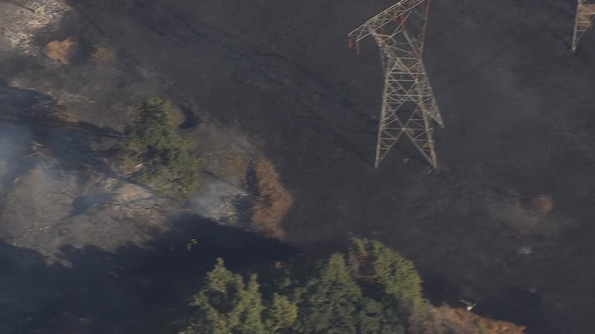 Video from Sky 8 of wildfire burning in Carson, Washington on Aug. 30, 2018.