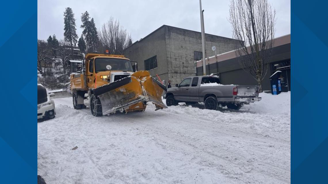 Hood River communities remain snowed in after winter storm