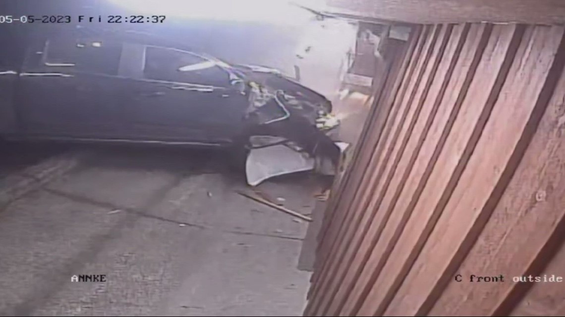 Truck crashes into bar in town of Boring; ODOT is investigating