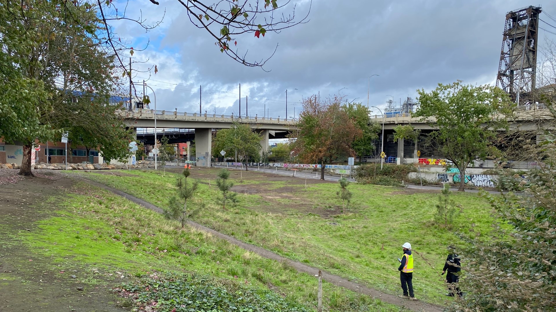 Steel Bridge homeless camp cleared, security guards patrol site