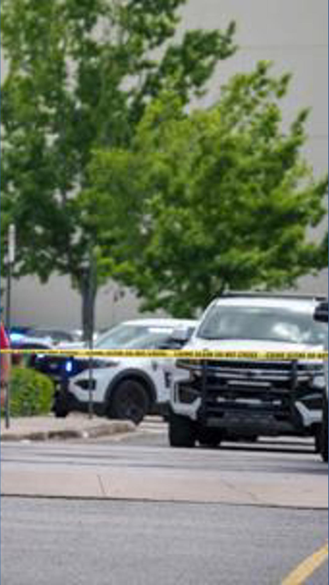 Louisiana governor says there's an active shooter at mall in Baton ...