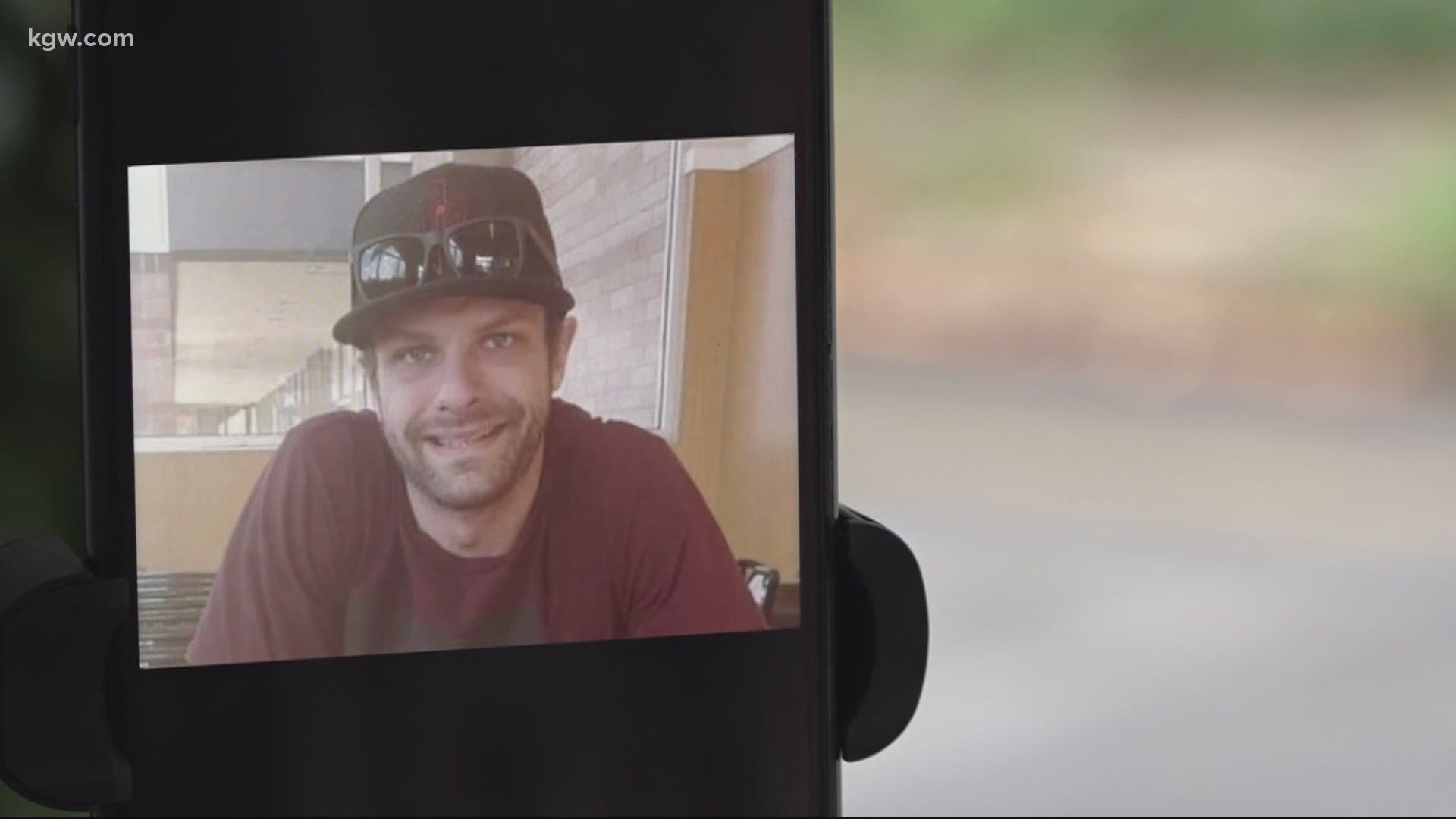 A 26-year-old father of three from Yamhill County died from the coronavirus last week after a test came back negative.