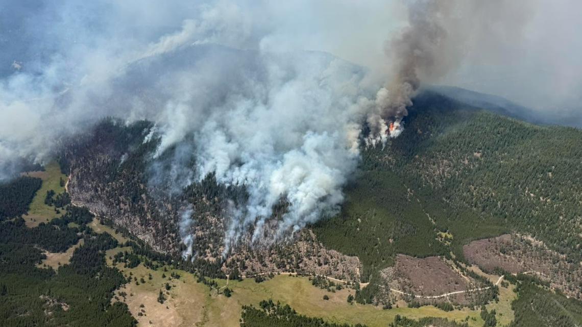 Two eastern Oregon wildfires grow to nearly 4,000 acres, remain uncontained