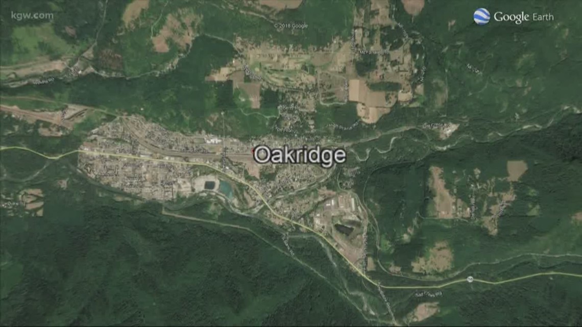 Amtrak train stuck in Oakridge  kgw.com