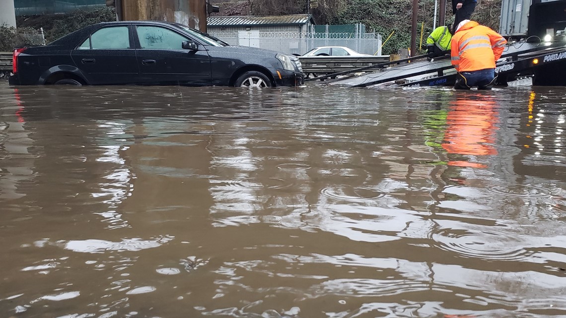 Portland grapples with flooding and downed trees citywide - Vimarsana News