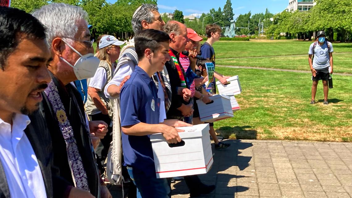 Waiting period is baked into a gun ballot measure in Oregon - Vimarsana News
