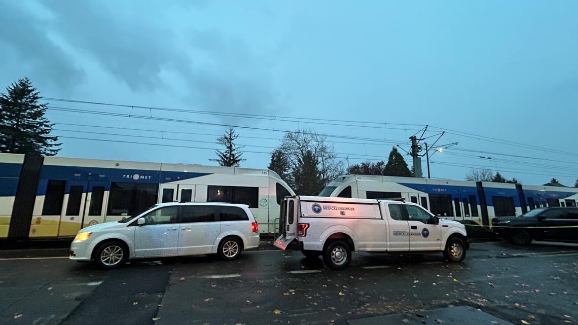 Salem man hit and killed by MAX train in Portland | kgw.com