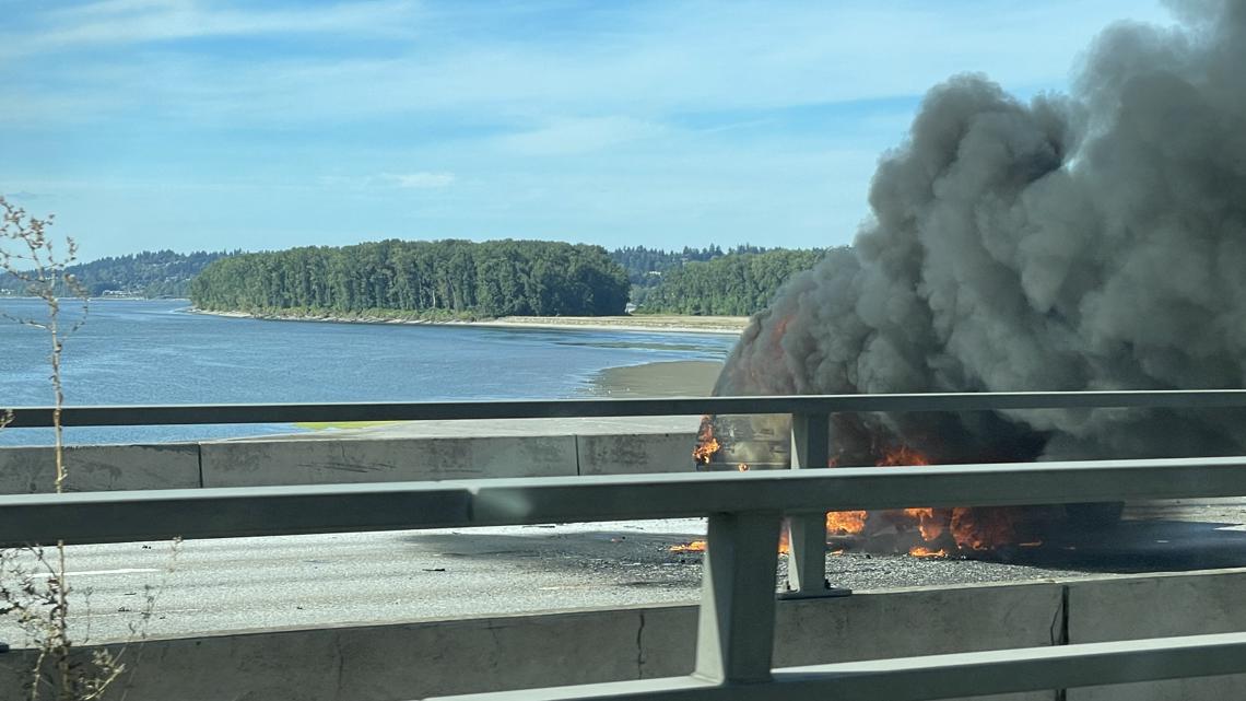 I-205 southbound lanes over Columbia River reopen after crash | kgw.com