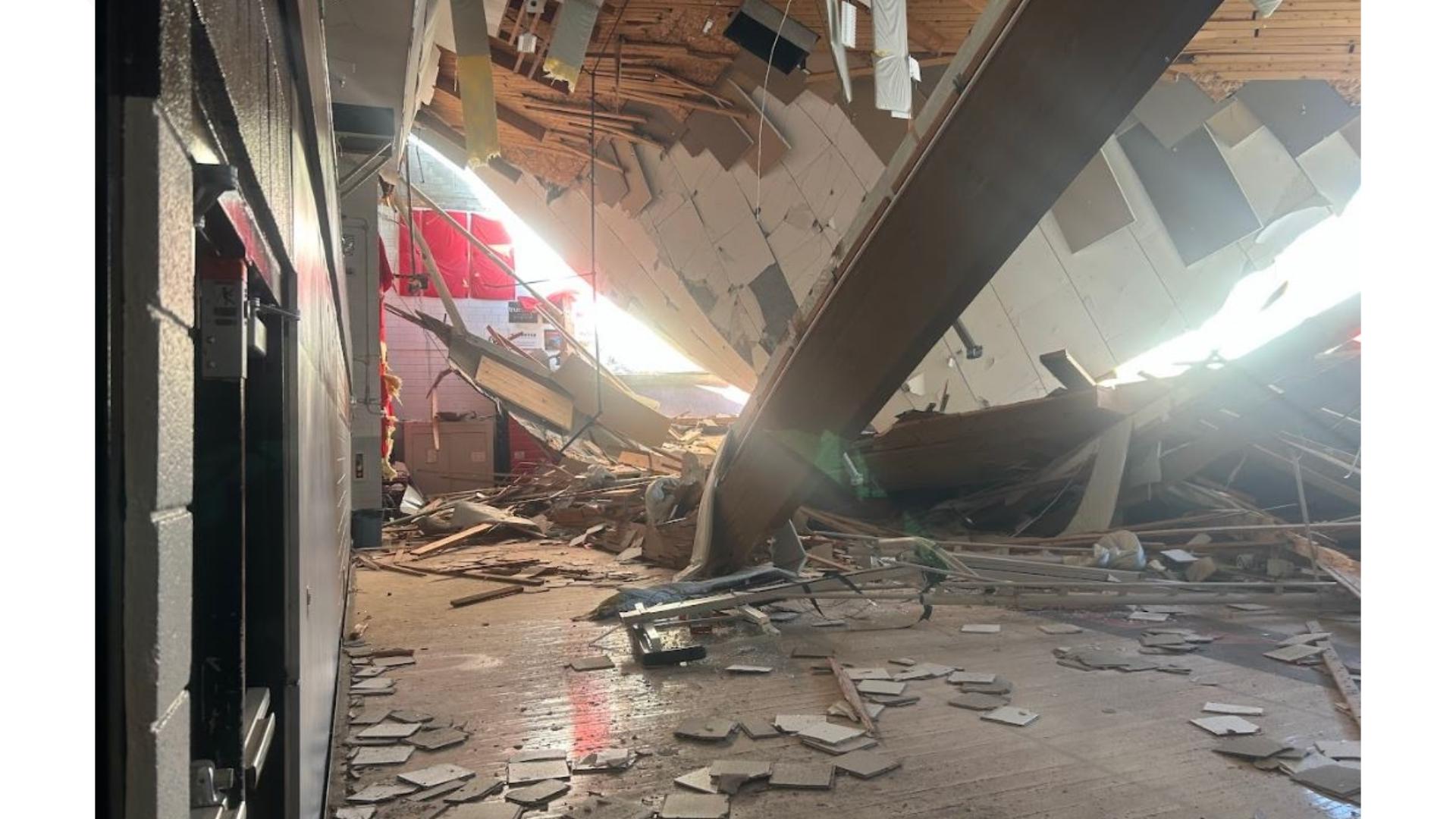 Structural Damage School Oregon high school gym roof collapses due to snow | kgw.com